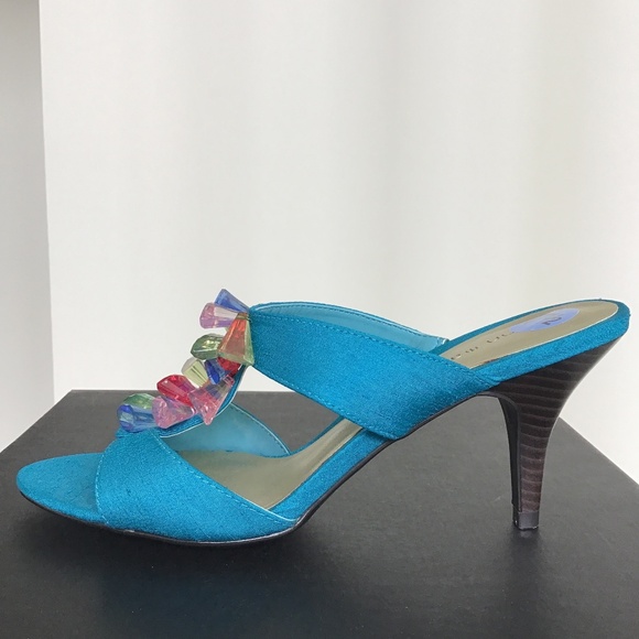 Turquoise sandals with multicoloured stones in the front size 7 1/2 - Picture 1 of 8